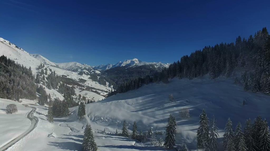 Les Rhodos Hotell La Clusaz Exteriör bild